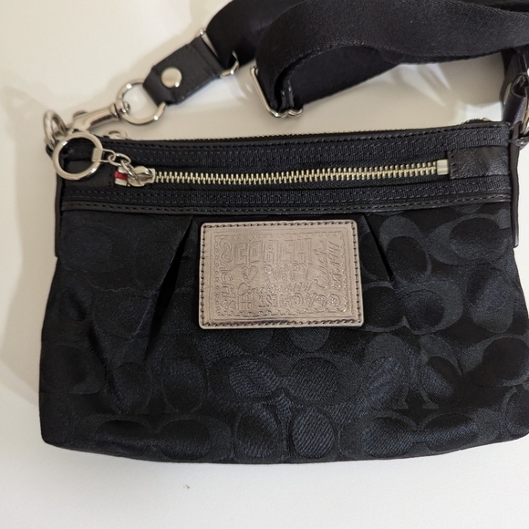 Coach Poppy Black Signature Swingpack Purse Crossbody Adjustable Strap - Picture 4 of 11